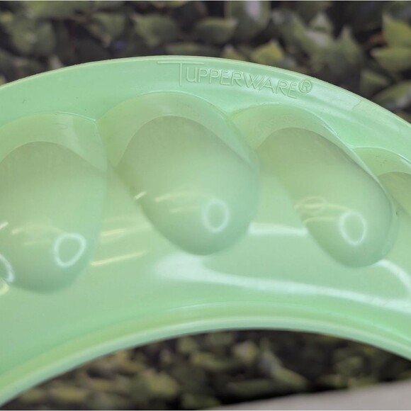 Vintage 1970s Tupperware Jello Mold in Jadeite Mint Green - Picture 9 of 12